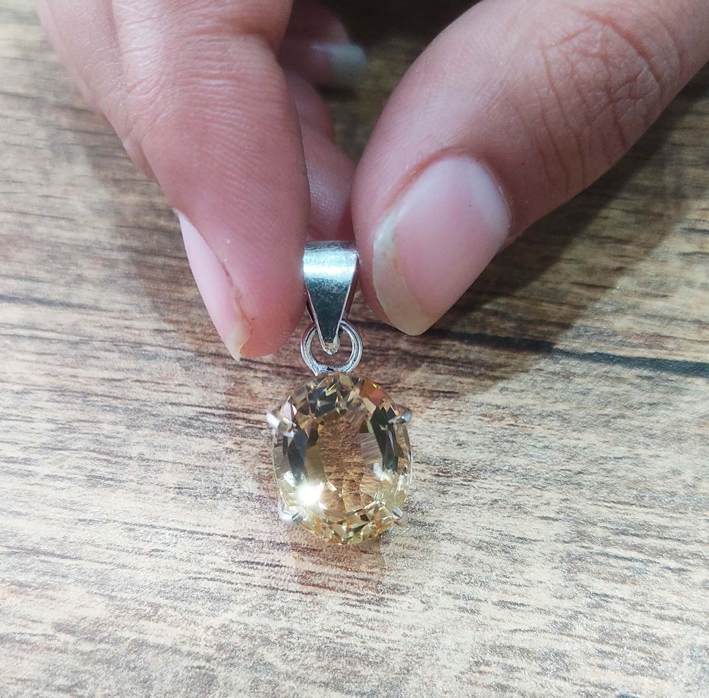 Citrine suniela pendant