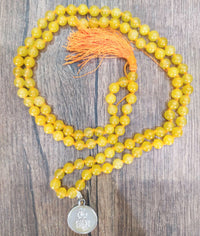 Yellow agate brihaspati mala pendant