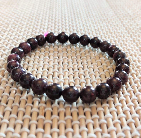 Natural Bracelet 8mm Deep Red Garnet Beads Hand String Suitable For Jewelry  Men And Women Giving Current Amulet Accessories (Length : 12mm 16beads,  Metal Color : Garnet) : Amazon.nl: Fashion